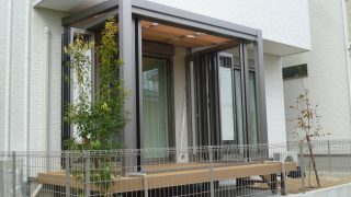 岡崎市エクステリア外構庭とお部屋をつなげるガーデンルームが演出するくつろぎ空間