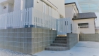 愛知県幸田町の新築エクステリア;統一感のある白いアメリカンフェンスが美しい洋風外構