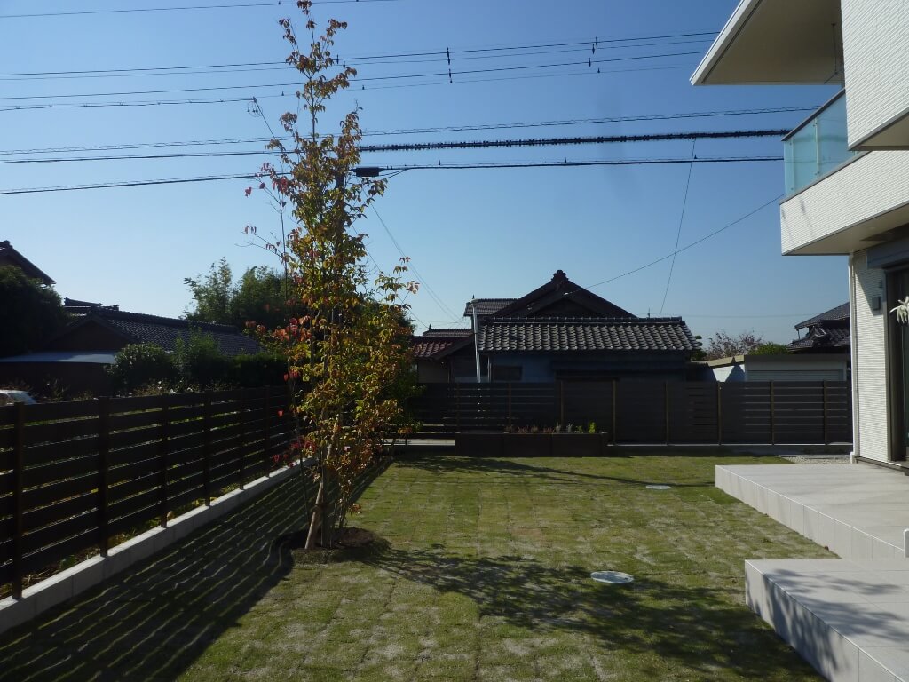 家族でくつろげる広いお庭のあるおしゃれな外構 愛知県岡崎市のエクステリア 外構 ライフ ランド