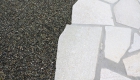 愛知県岡崎市の新築エクステリア;乱形の天然石をあしらった和モダンなアプローチ