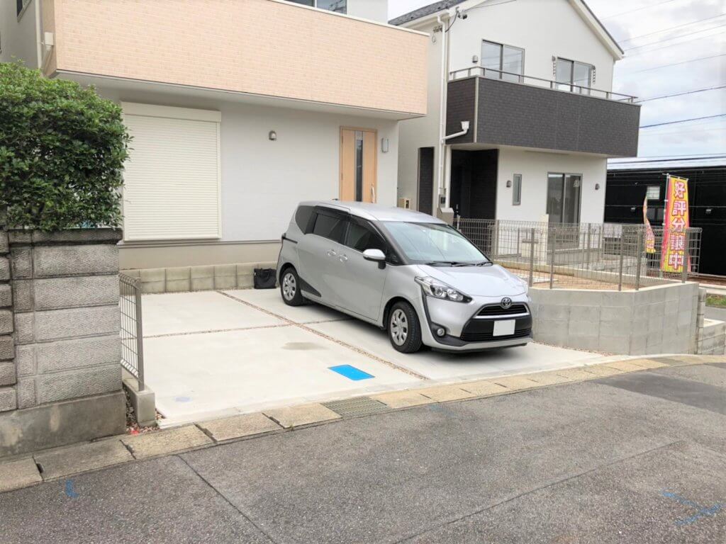 高低差のある駐車場・土地へのカーポート施工事例岡崎エクステリア・外構