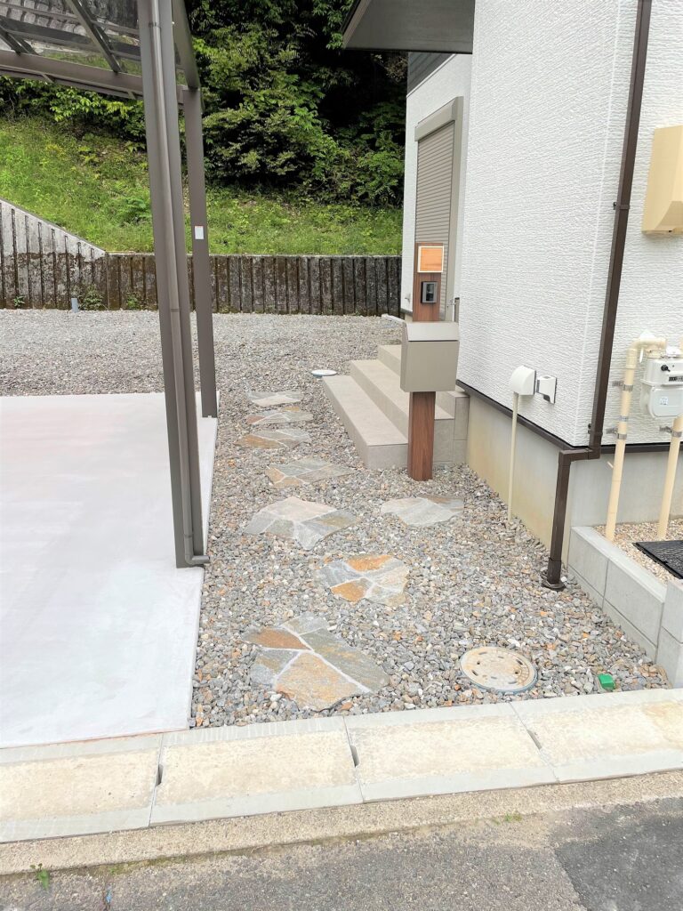 岡崎市 アプローチ コストを抑えた天然石ワズストーンのポイント使い