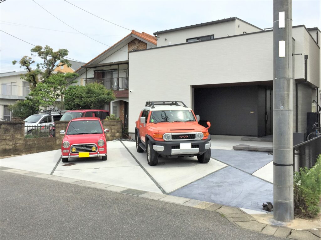 岡崎市駐車場工事 斜めラインの見切りを入れた土間コンクリート駐車場
