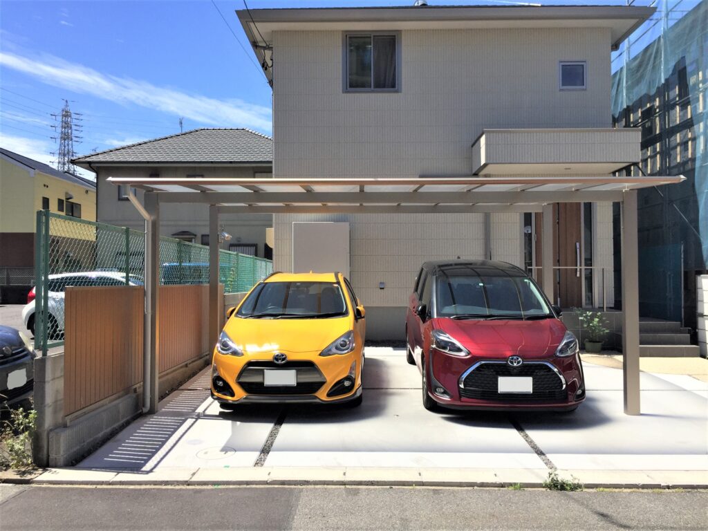 岡崎市の2台用カーポート 三協アルミ スカイリードと駐車場