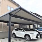 車３台分をしっかりカバーできるカーポートのある外構