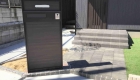 愛知県豊田市の新築エクステリア：黒を基調とした玄関まわり