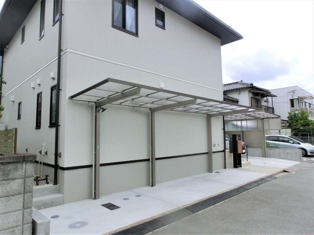 岡崎市の新築エクステリア：軽自動車や自転車にも対応するカーポート