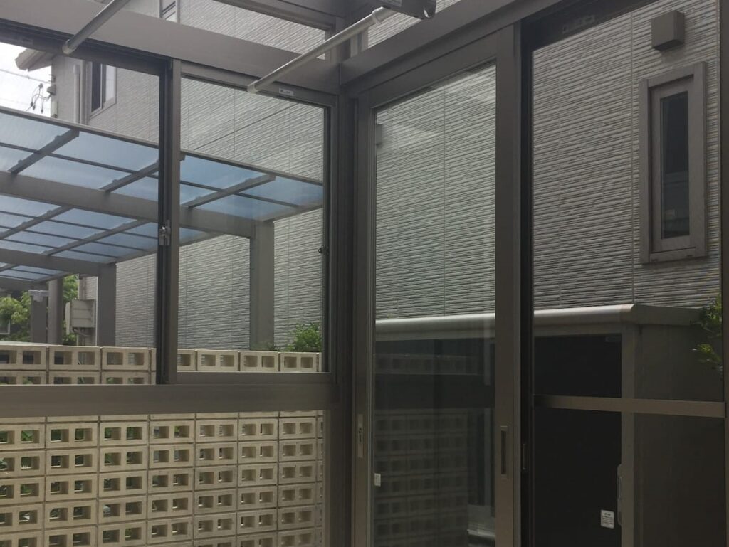 岡崎市の外構リフォーム：高窓＋網戸