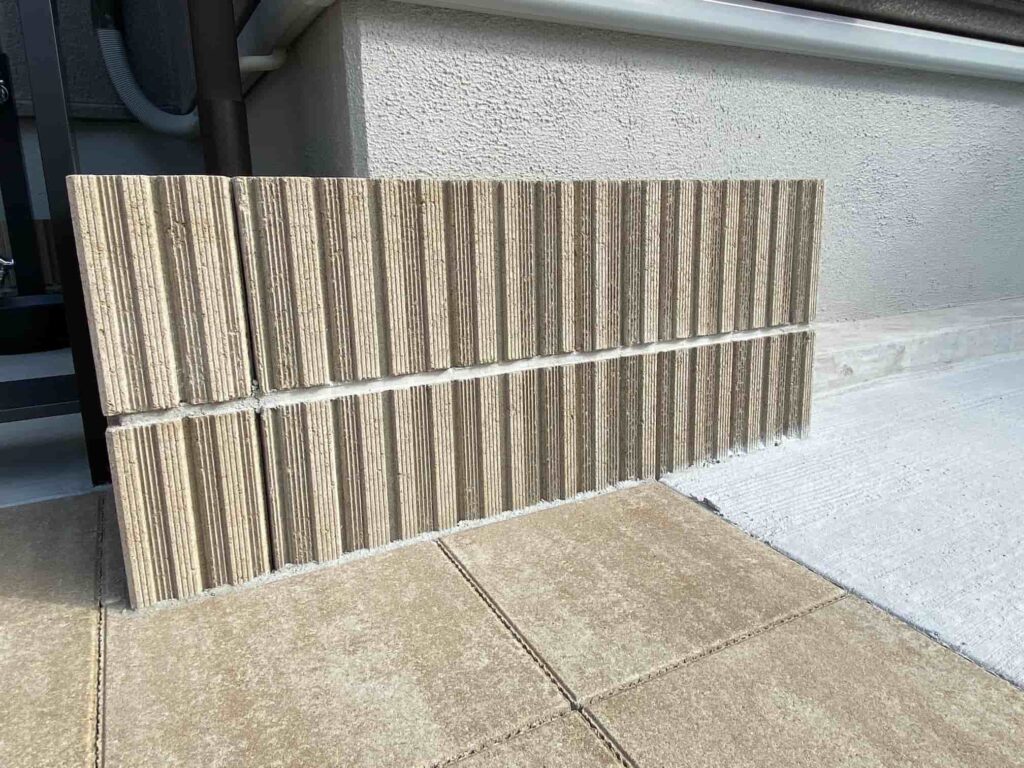 岡崎市の外構リフォーム:ランダムな凹凸デザインが特徴の化粧ブロック