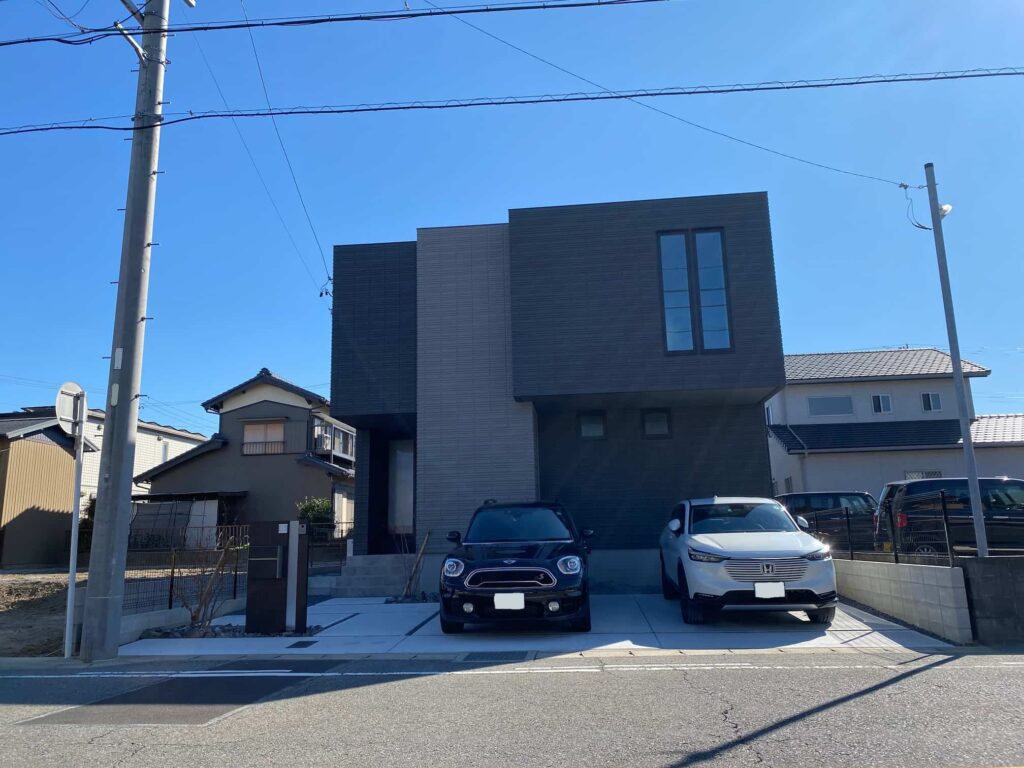 岡崎市の新築エクステリア：シンプルかつモダンな外構