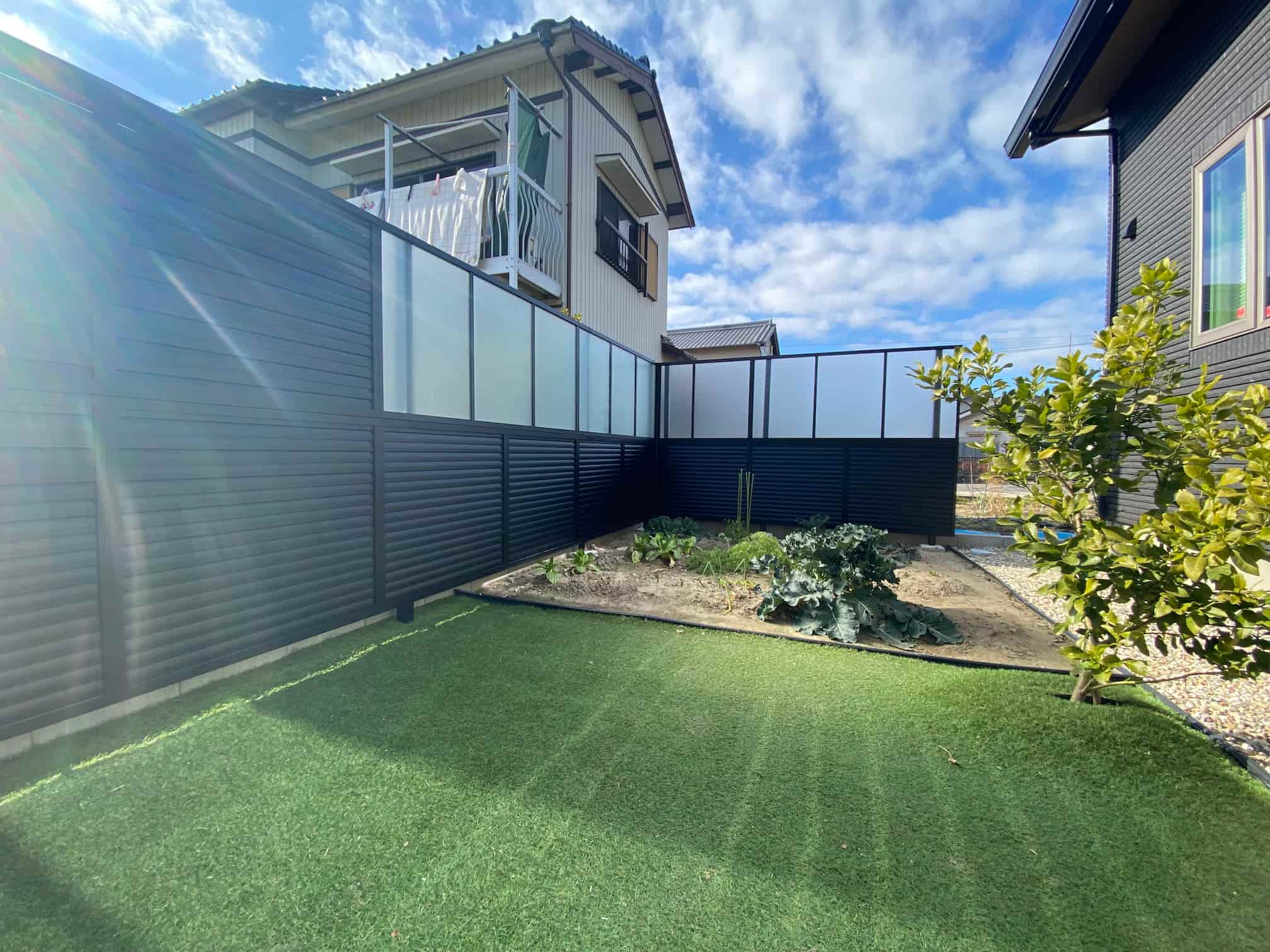 岡崎市の外構リフォーム：プライバシーと開放感を両立したフェンス