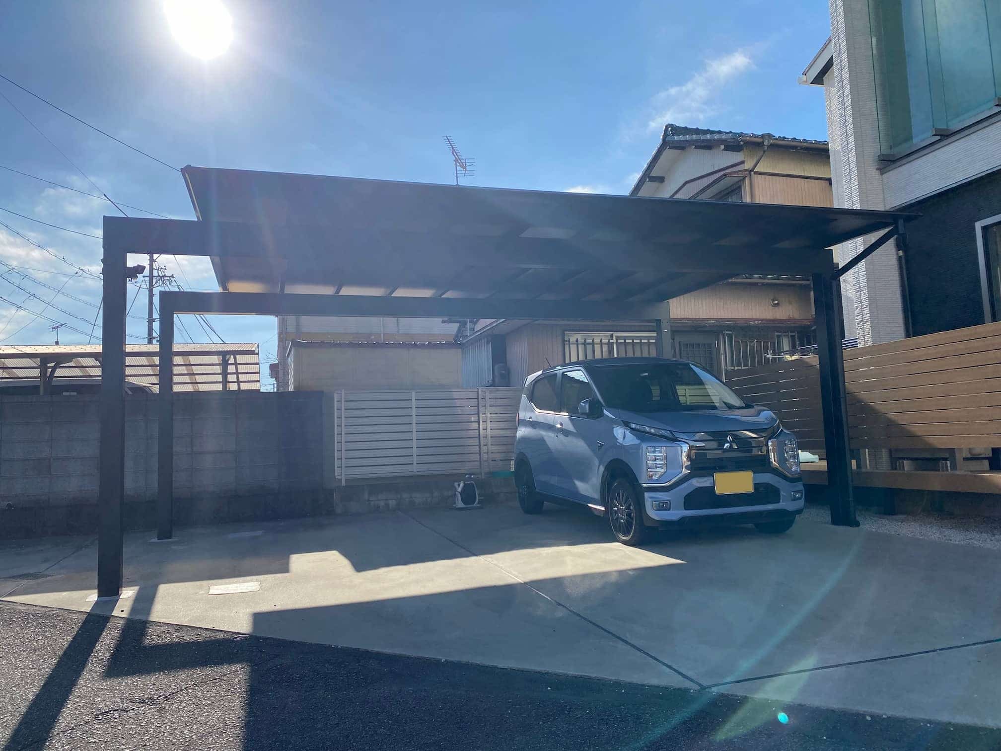 岡崎市の外構リフォーム：スタイリッシュなカーポート空間