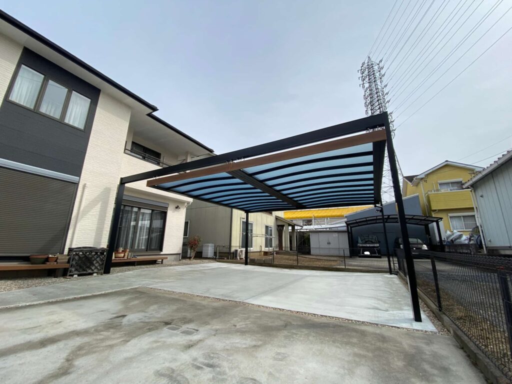 豊田市の外構リフォーム：三協アルミUスタイルアゼストを施工した駐車スペース