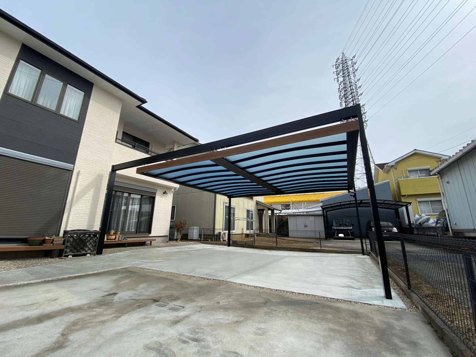 豊田市の外構リフォーム：三協アルミUスタイルアゼストを施工した駐車スペース