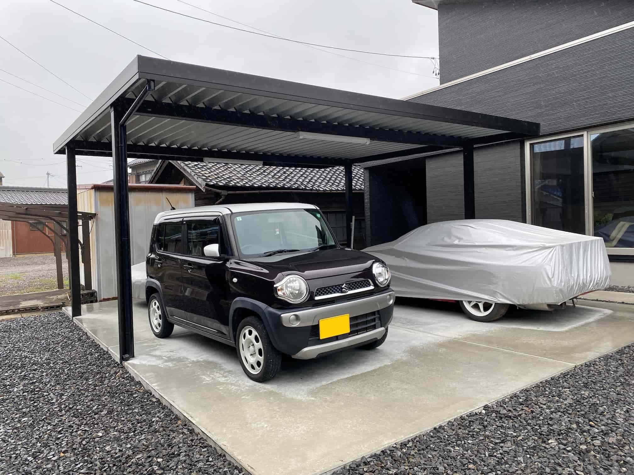 西尾市の新築エクステリア：広々したおしゃれ折半カーポート