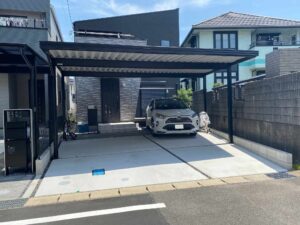 安城市の外構リフォーム：玄関まで濡れずに行けるセッパンカーポート