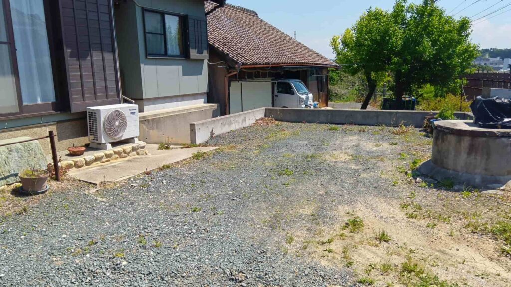 蒲郡市の外構リフォーム:カーポートとフェンス施工前
