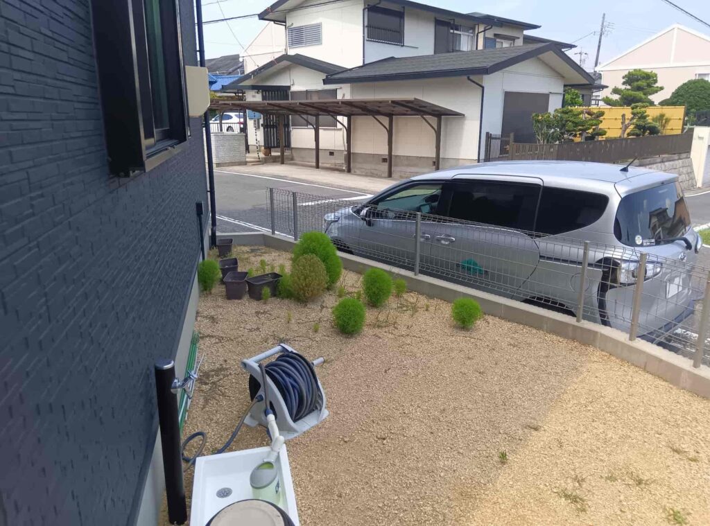 豊田市のお庭における人工芝施工前の状態