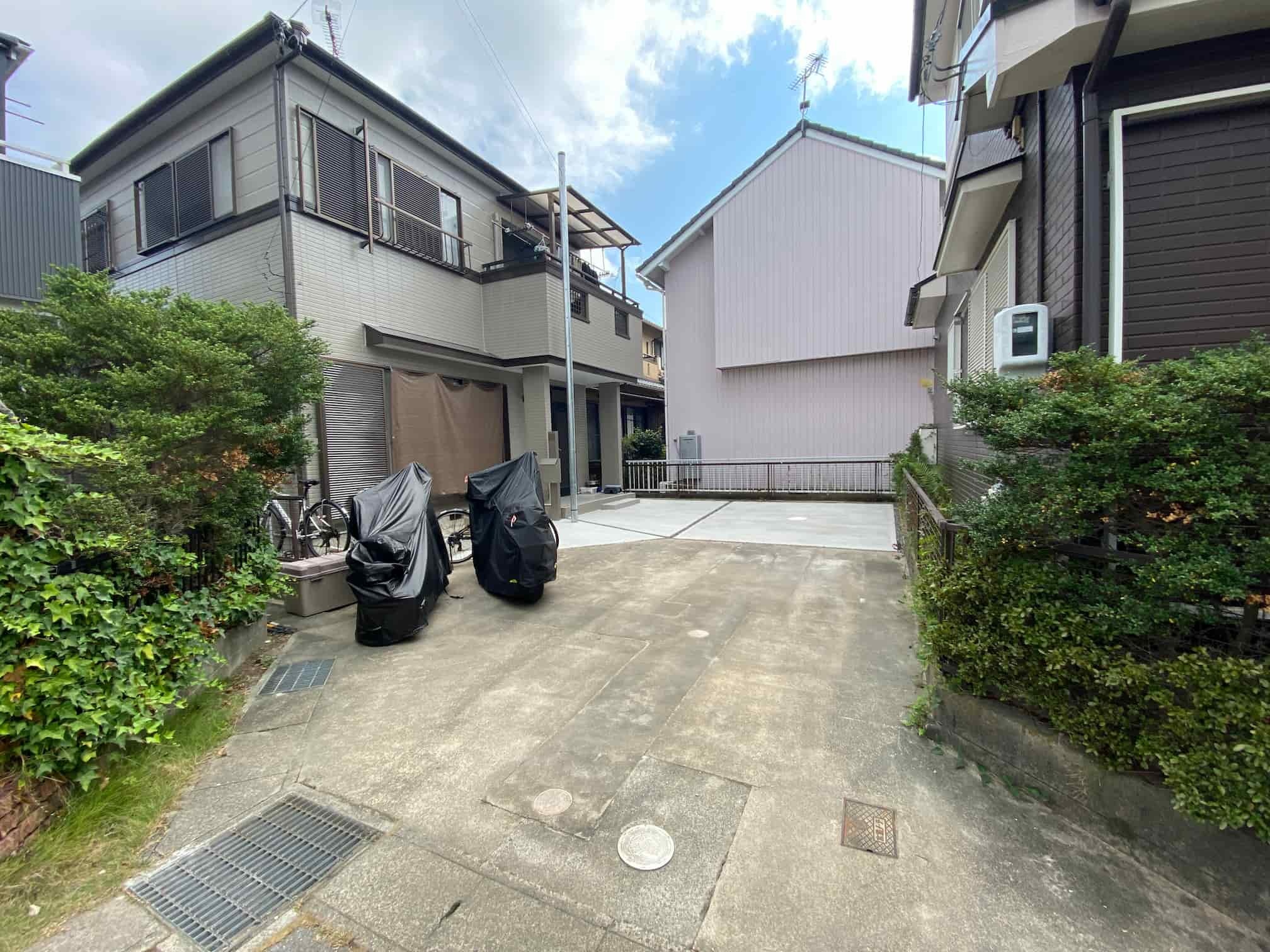岡崎市で行ったお庭を駐車場に拡張する外構リフォーム全景